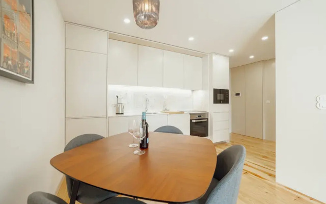 Gaia Premium B Apartment by Vacationy