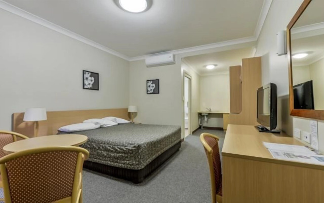 Golden Guitar Motor Inn