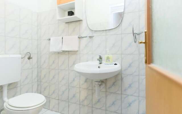 Stunning Apartment in Grebastica With Wifi and 2 Bedrooms