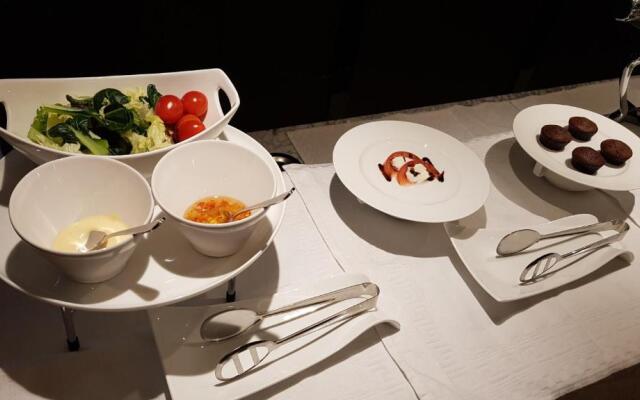 Geoje Art Nouveau Suite Hotel