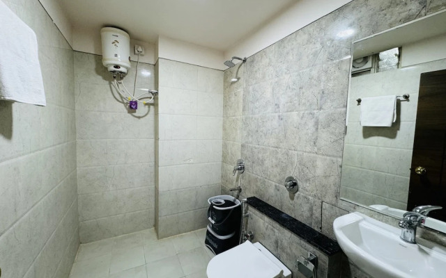 Hotel Tirth by Sonu Cafe