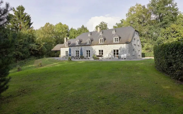 Spacious Holiday Home in Anhee Belgium