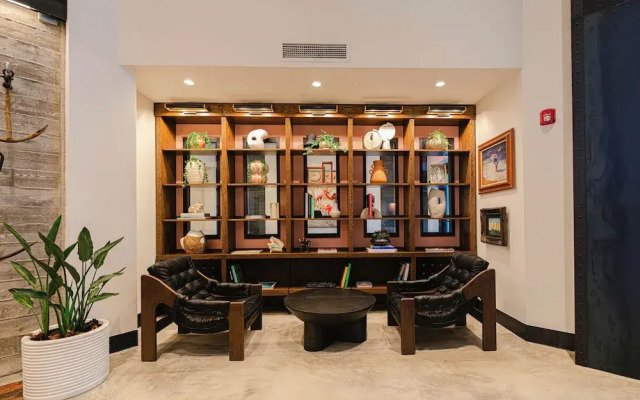 The Perry Hotel Naples