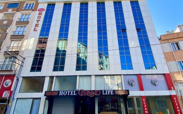 Grand Life Hotel