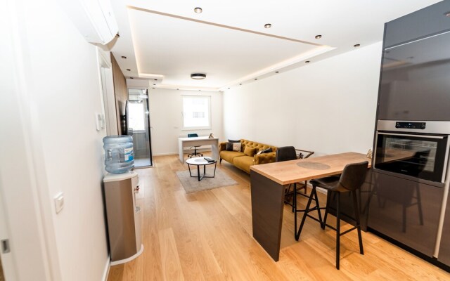 Luxury Business Apartment by Mercado