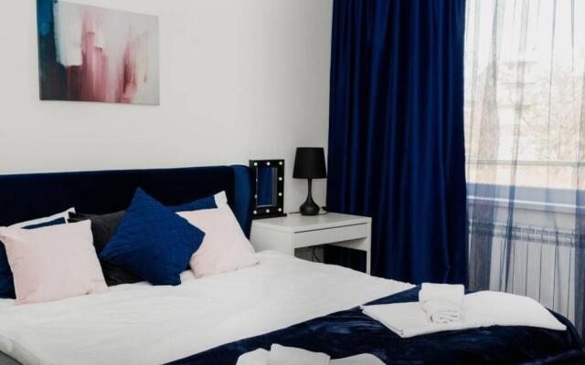 Super luxurious & spacious designer apartment.