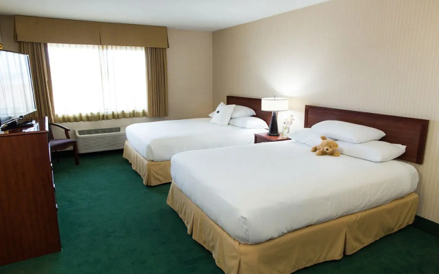 Rogue Regency Inn and Suites