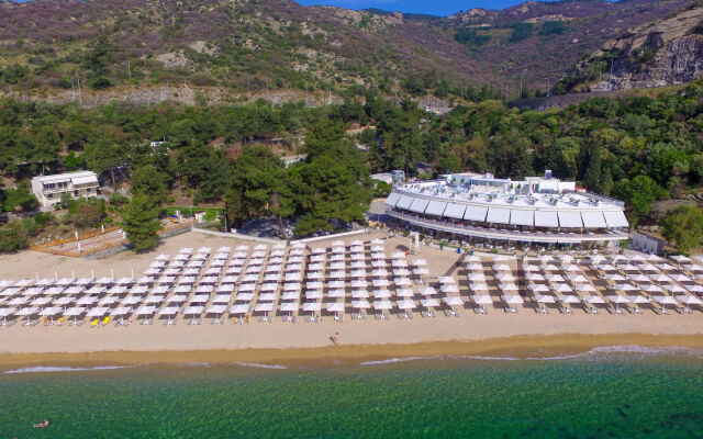 Отель Bomo Tosca Beach