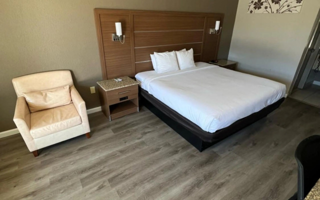 Quality Inn & Suites near Six Flags - Austell