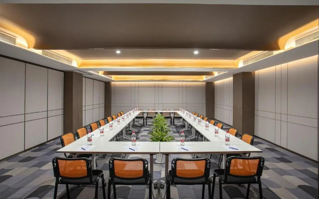 Vienna Hotel Shanghai Jiuxing Market Branch