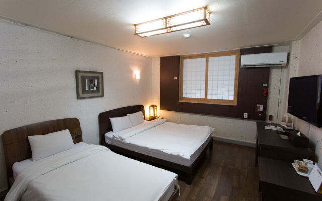 Jeonju Hansung Tourist Hotel