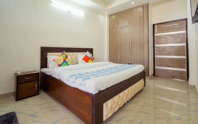 OYO 14054 Home Modern 3BHK Canal Road