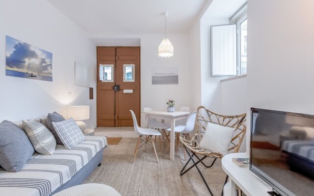 Renovated Typical Baixa Apartment, By TimeCooler