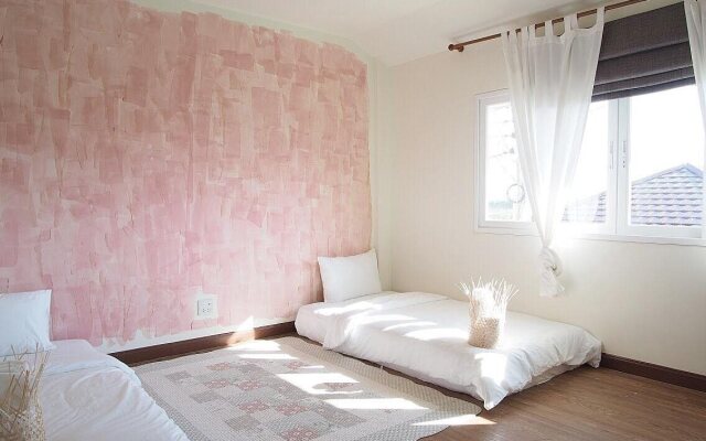 Life Station - Hostel