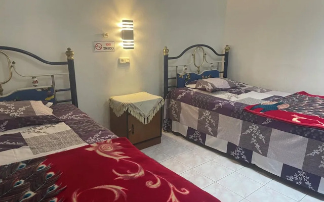 Ndalem Pundhi Guest House by Secoms