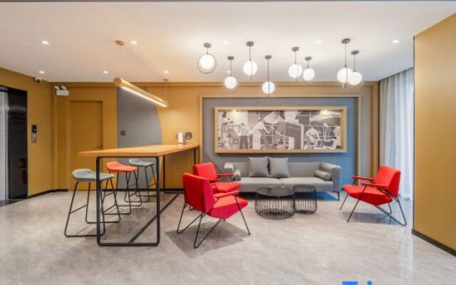 Shankee Hotel (Qixia Commercial Street Moushi Manor)