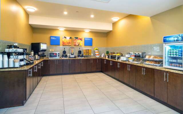 Comfort Inn & Suites