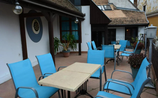 Főtér Apartmanház Szentendre