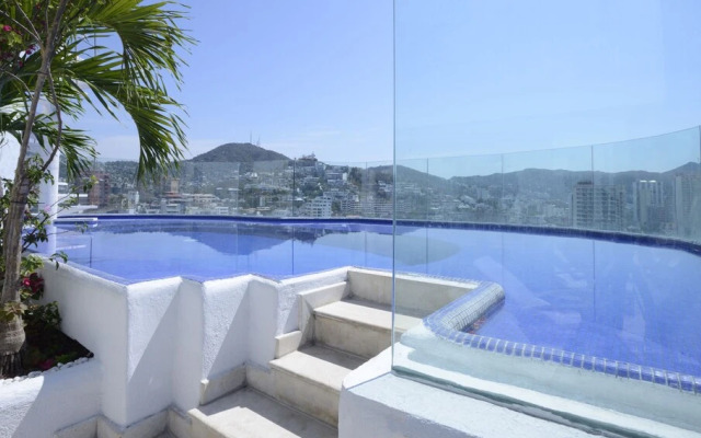 Luxurious Oceanfront Penthouse with Private Pool
