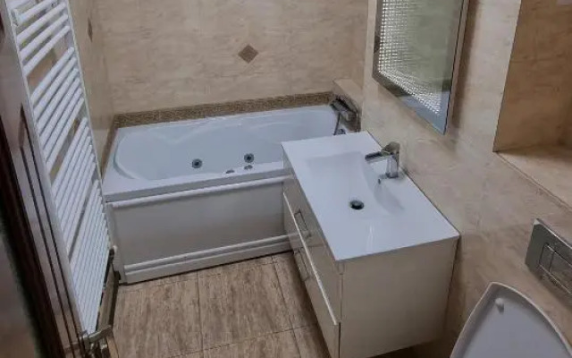 Stone Bridge Apartment