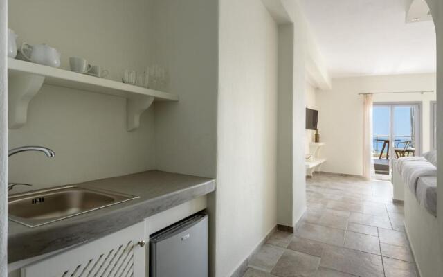 Enalion White Suites Oia