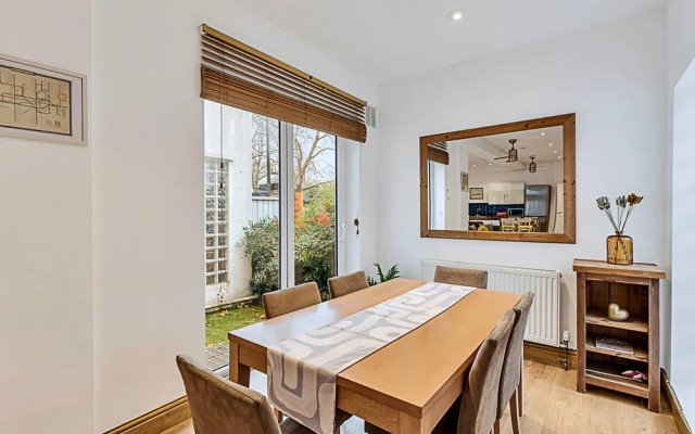 Modern Comfort Two Bedroom Gem on the Rye