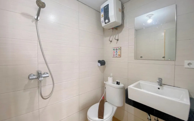 Homey 3Br With Pool View At Gateway Pasteur Apartment