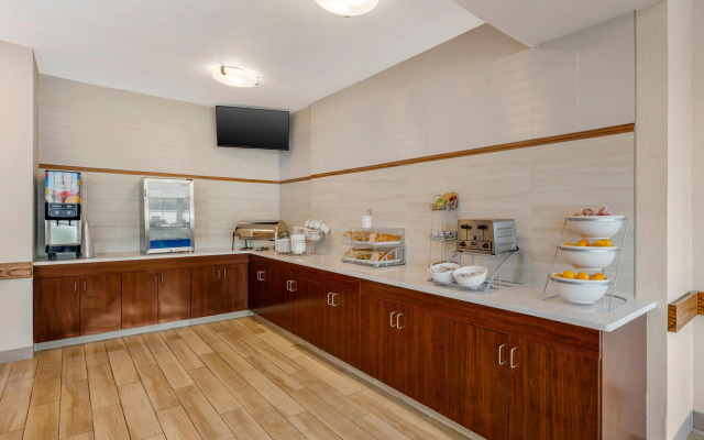 Comfort Inn River's Edge