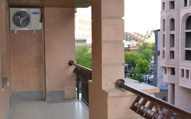 Northern Avenue Apartment