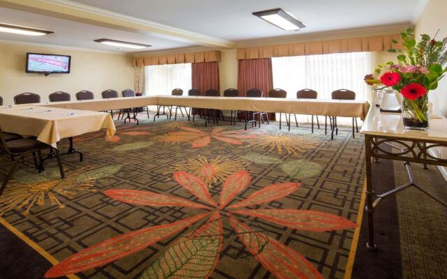 Best Western Plus Garden Court Inn