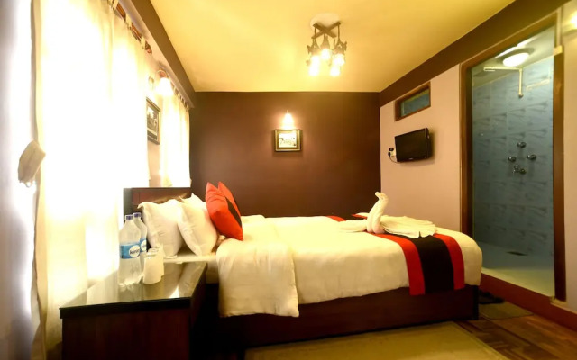 Vajra Guest House & Restaurant