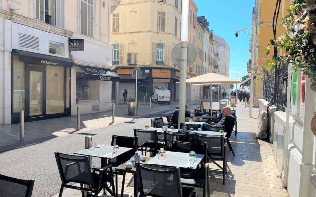 Modern Apartment 20 m from the Sea