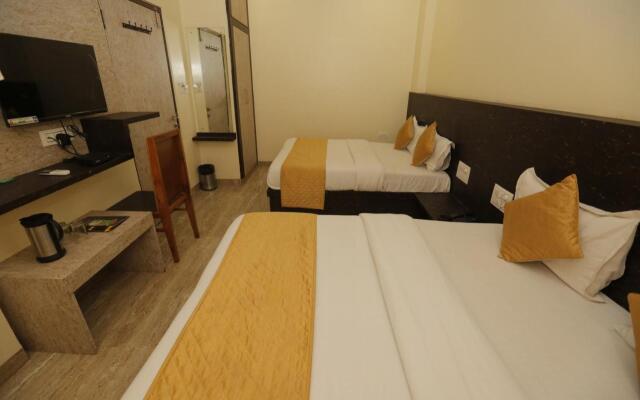Hotel Raas Palace