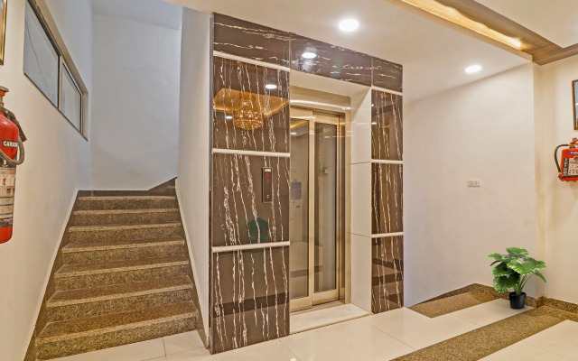 OYO Devi Residency Near Mahankali Temple