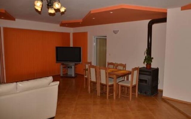 The House Guest House
