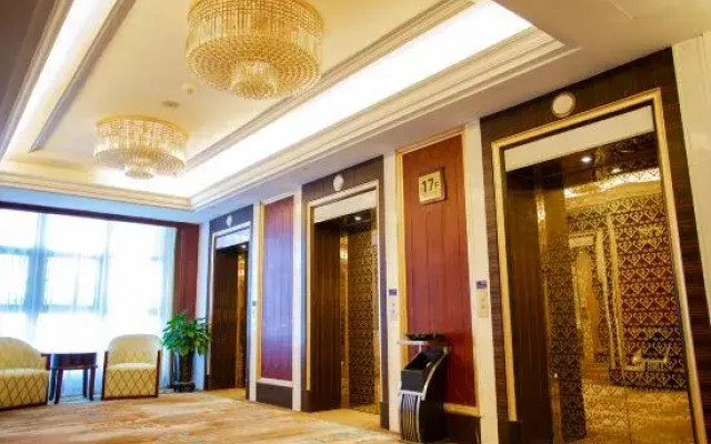 Anyang Huaqiang Nuohuating Hotel (Cultural and Sports Center Stadium)