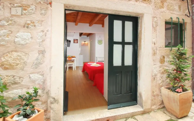 Melek Accommodations