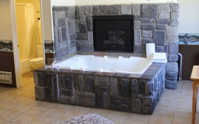 Rodeway Inn & Suites Fireside Lodge