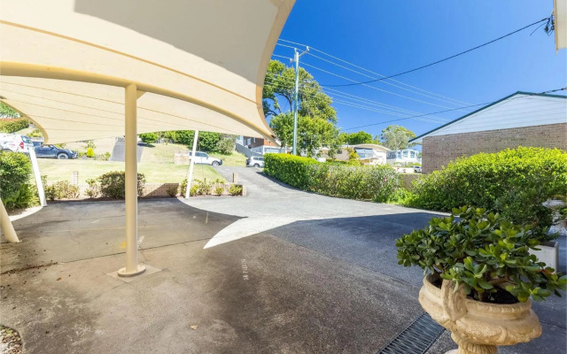 Sandy Beach House - Corlette Waterfront