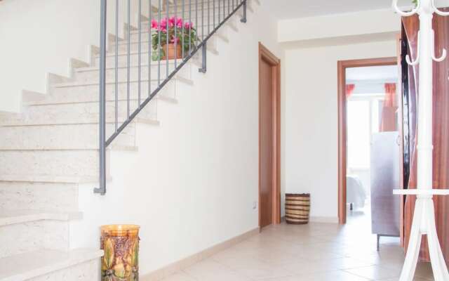 Casa Alesina - Balcony on Tusa