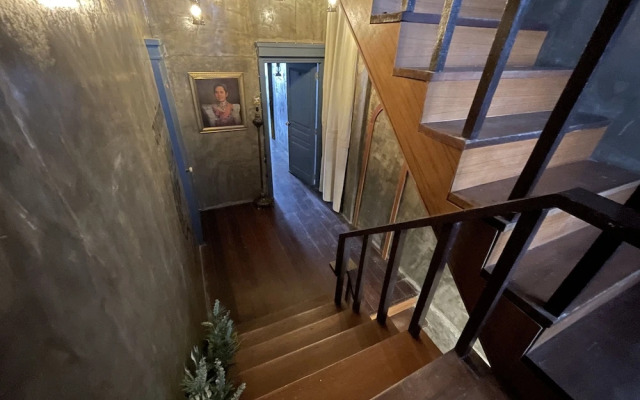 Central Old Town Cottage