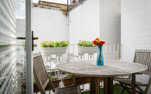 4-bedroom Townhouse in Knightsbridge Village