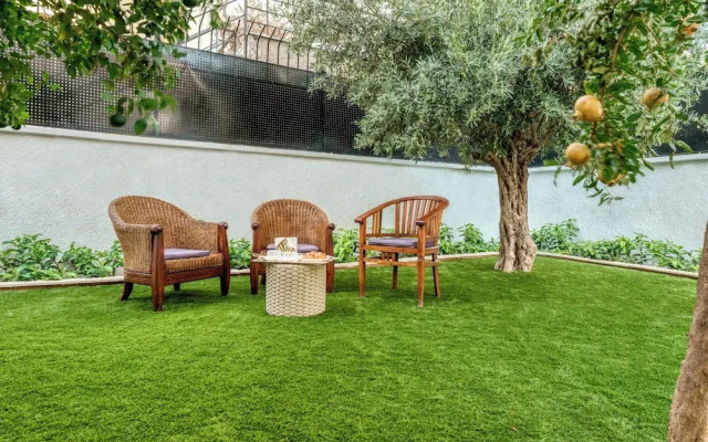 Voula Luxury Modern Living with Garden