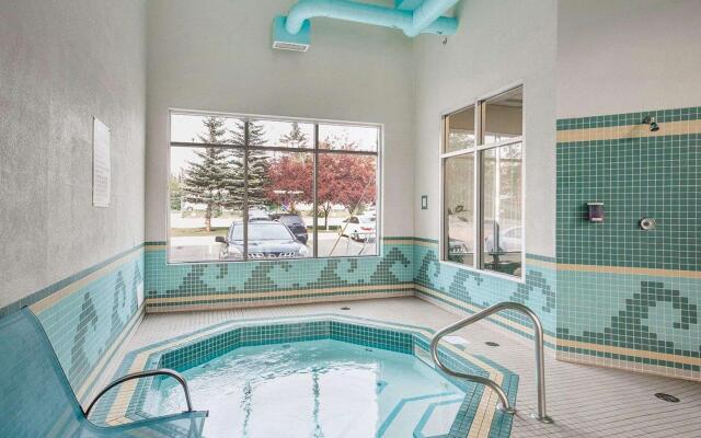 Comfort Inn And Suites South