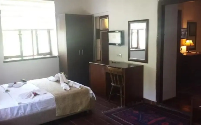 Ozkavak Hotel Kaleici