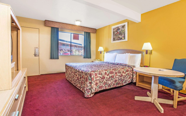 Travelodge by Wyndham Turlock