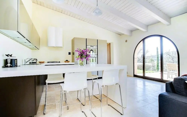 Luxury 2 Rooms Apt Basil in Siena Resort