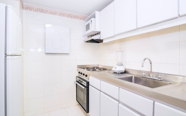Lloyds Apartsuites Parque 93