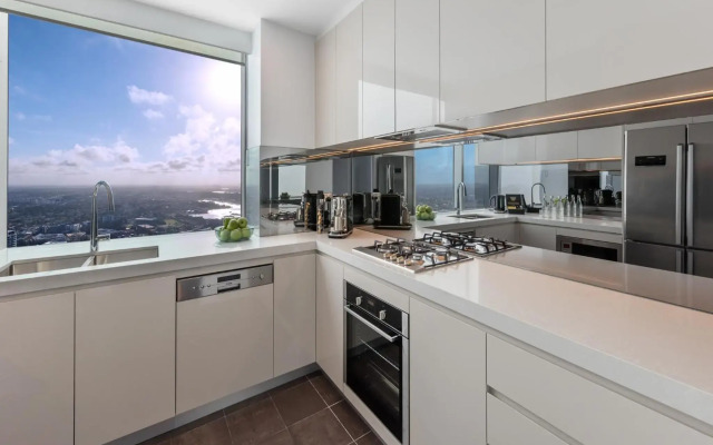 Meriton Suites World Tower