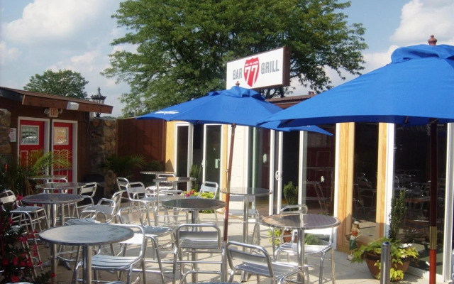 77 Inn & Grill